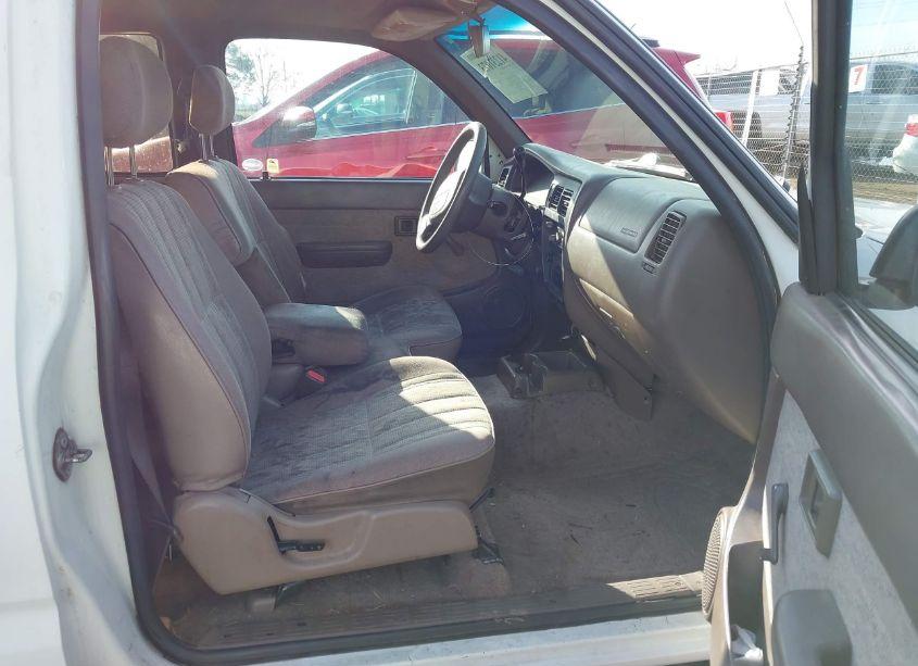 Photo 5 of 1998 Toyota Tacoma (VIN 4TAVL52NXWZ018816)