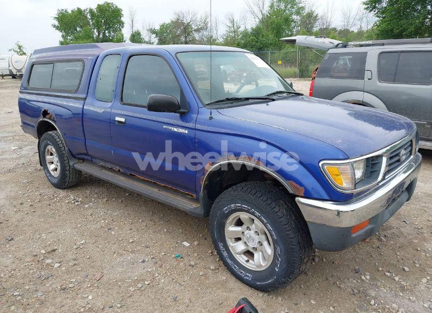 1996 Toyota Tacoma XTRACAB (VIN 4TAWM72N0TZ136771) main photo