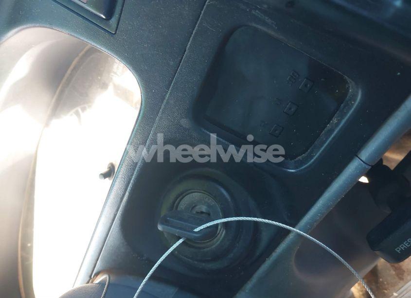 Photo 11 of 2000 Toyota Tacoma (VIN 4TAWM72N1YZ574819)