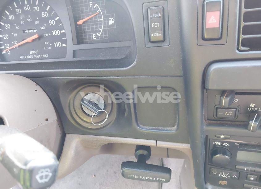 Photo 11 of 1996 Toyota Tacoma XTRACAB (VIN 4TAWM72N5TZ093352)