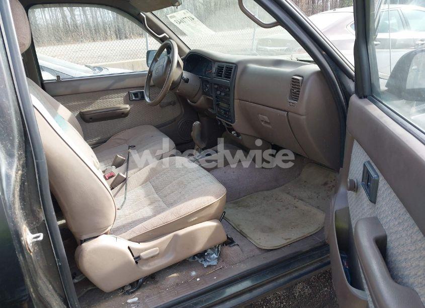 Photo 5 of 1996 Toyota Tacoma XTRACAB (VIN 4TAWM72N5TZ093352)