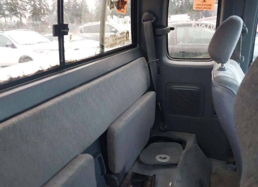 Photo 8 of 1998 Toyota Tacoma (VIN 4TAWM72N5WZ122773)