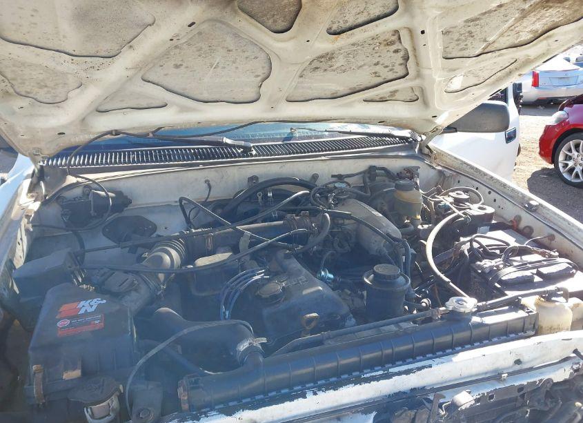 Photo 10 of 1998 Toyota Tacoma (VIN 4TAWM72N6WZ113547)