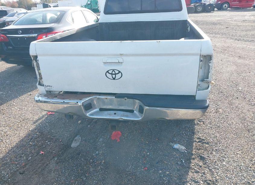 Photo 12 of 1998 Toyota Tacoma (VIN 4TAWM72N6WZ113547)