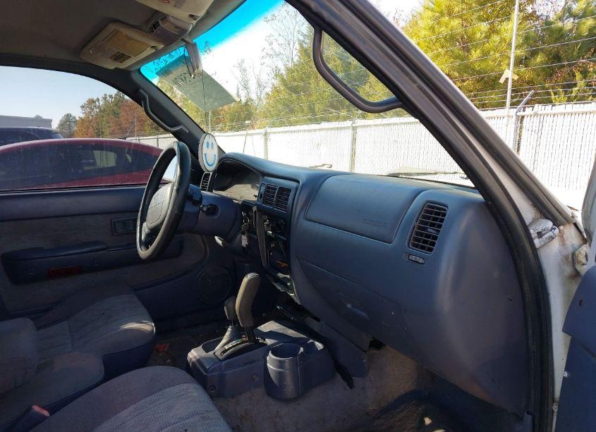 Photo 5 of 1998 Toyota Tacoma (VIN 4TAWM72N6WZ113547)