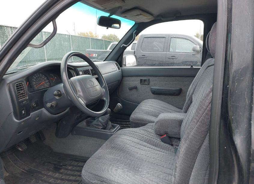 Photo 5 of 1999 Toyota Tacoma (VIN 4TAWM72N6XZ552765)