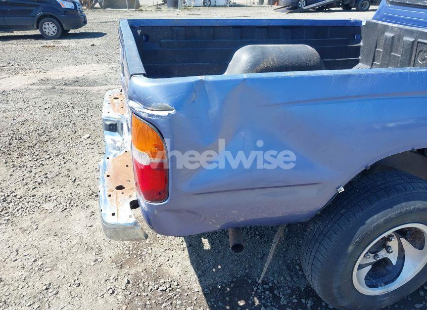 Photo 16 of 2000 Toyota Tacoma (VIN 4TAWM72N7YZ657686)