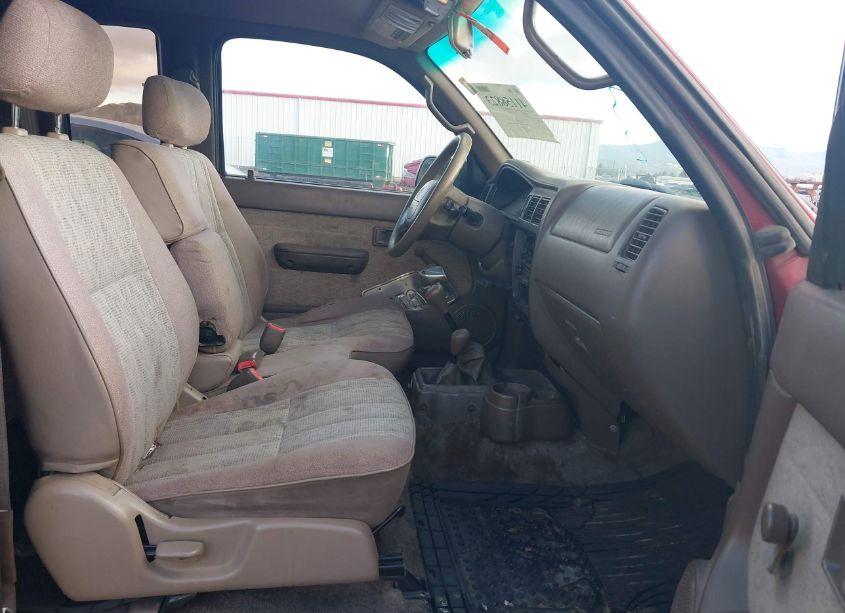 Photo 5 of 1998 Toyota Tacoma (VIN 4TAWM72N8WZ090871)