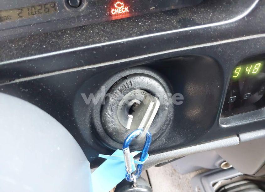 Photo 11 of 1999 Toyota Tacoma N/A (VIN 4TAWN72N1XZ538480)