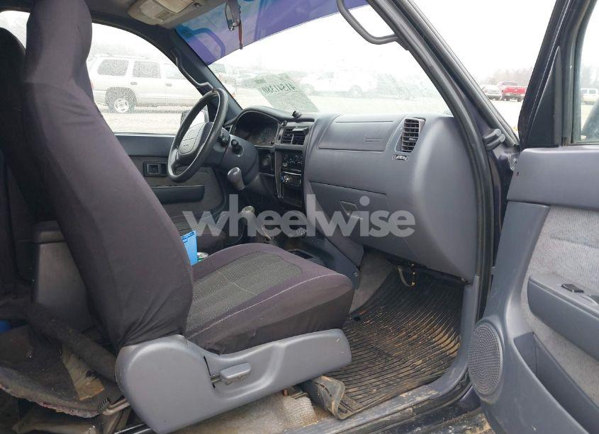 Photo 5 of 1999 Toyota Tacoma N/A (VIN 4TAWN72N1XZ538480)