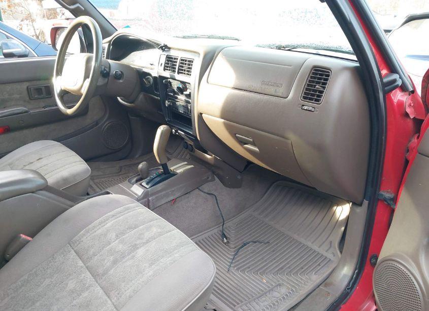 Photo 5 of 2000 Toyota Tacoma BASE V6 (VIN 4TAWN72N1YZ578169)