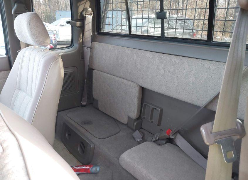 Photo 8 of 2000 Toyota Tacoma BASE V6 (VIN 4TAWN72N1YZ578169)