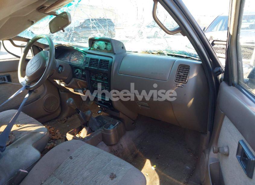 Photo 5 of 1998 Toyota Tacoma BASE V6 (VIN 4TAWN72N2WZ056597)
