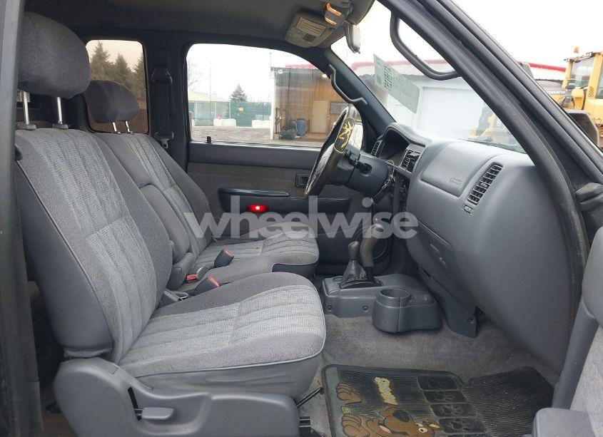 Photo 5 of 1998 Toyota Tacoma BASE V6 (VIN 4TAWN72N3WZ088314)