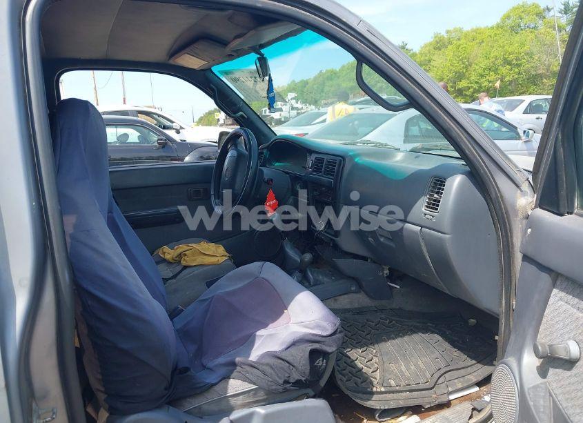 Photo 5 of 1996 Toyota Tacoma XTRACAB (VIN 4TAWN72N4TZ157622)