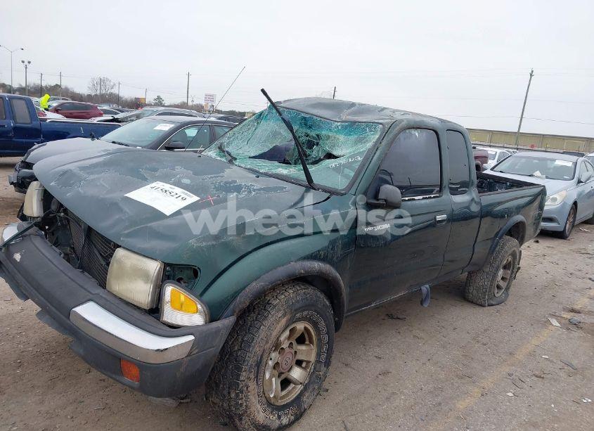Photo 2 of 1999 Toyota Tacoma (VIN 4TAWN72N5XZ402952)
