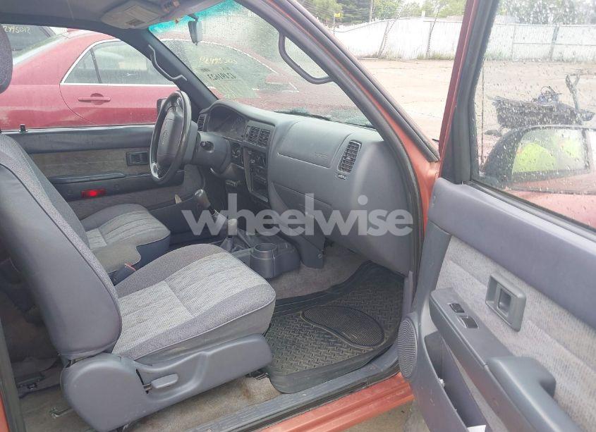 Photo 5 of 1998 Toyota Tacoma BASE V6 (VIN 4TAWN72N6WZ043934)