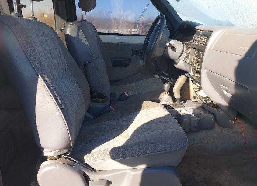 Photo 5 of 1998 Toyota Tacoma BASE V6 (VIN 4TAWN72N8WZ011583)