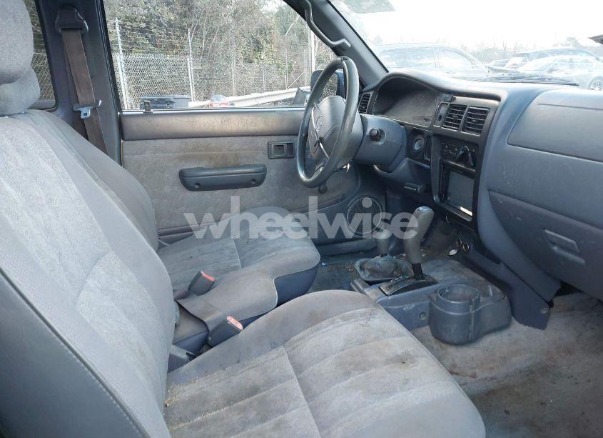 Photo 5 of 2000 Toyota Tacoma BASE V6 (VIN 4TAWN72NXYZ675936)
