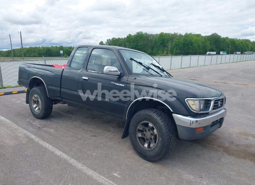 1996 Toyota Tacoma XTRACAB SR5 (VIN 4TAWN74N1TZ182068) main photo