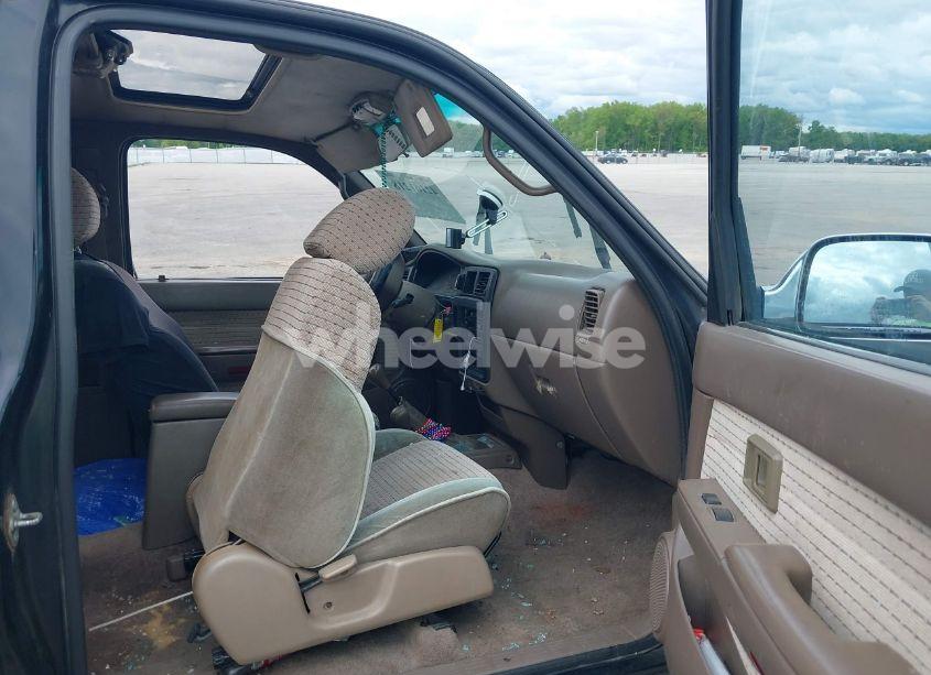 Photo 5 of 1996 Toyota Tacoma XTRACAB SR5 (VIN 4TAWN74N1TZ182068)