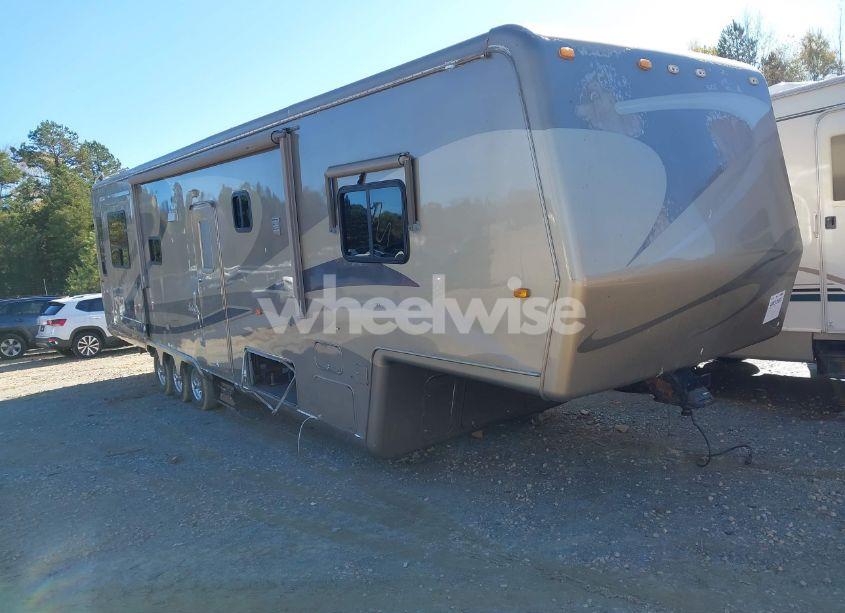 2003 Travel S TRAVEL SUPREME (VIN 4TKFW403032005441) main photo