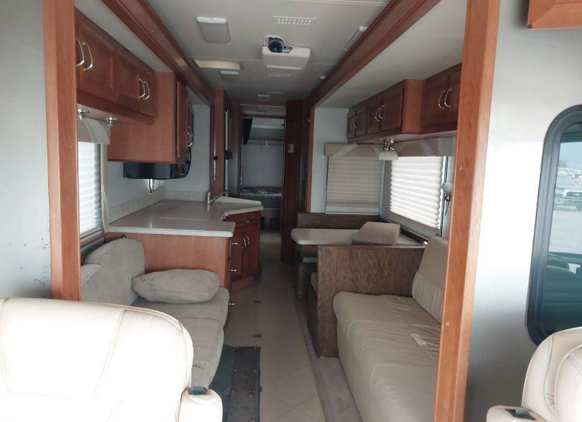 Photo 8 of 2004 Country Coach MOTORHOME INSPIRE (VIN 4U7K5EK1841103569)