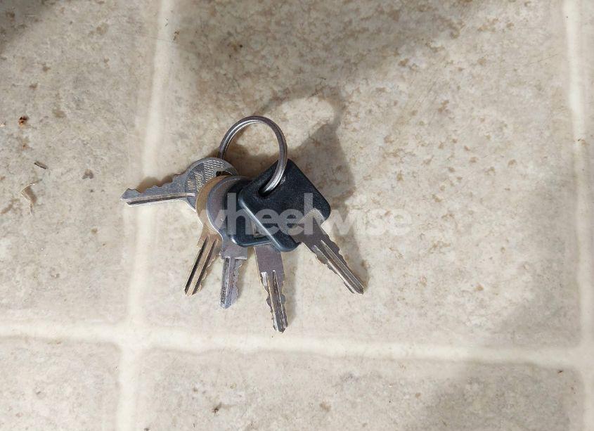 Photo 11 of 2002 Sunny Brook 33FKS (VIN 4UBAS0R2121C32507)