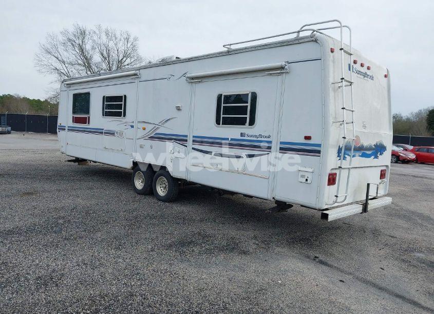 Photo 3 of 2002 Sunny Brook 33FKS (VIN 4UBAS0R2121C32507)