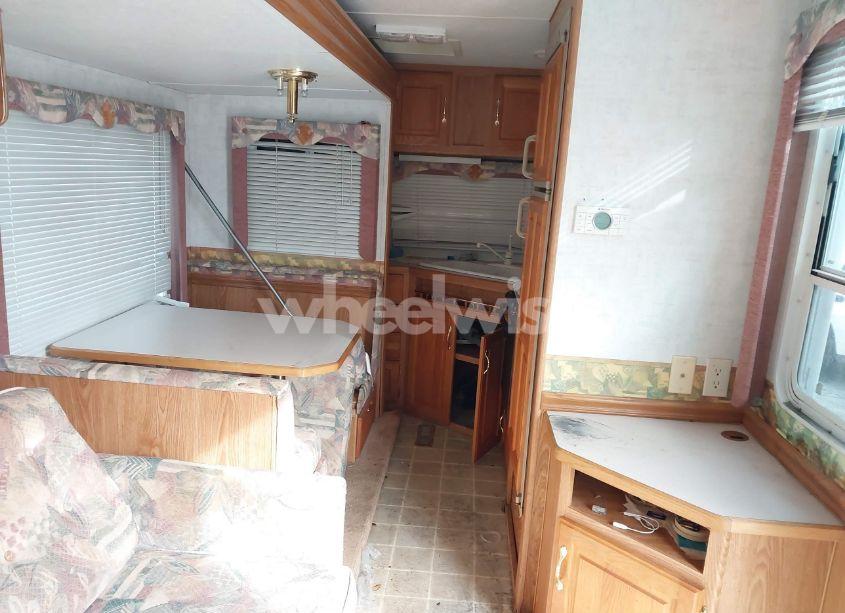 Photo 5 of 2002 Sunny Brook 33FKS (VIN 4UBAS0R2121C32507)