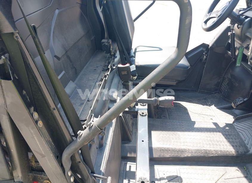 Photo 8 of 2023 Trac 800xsle N/A (VIN 4UF5R4KB7PT301819)