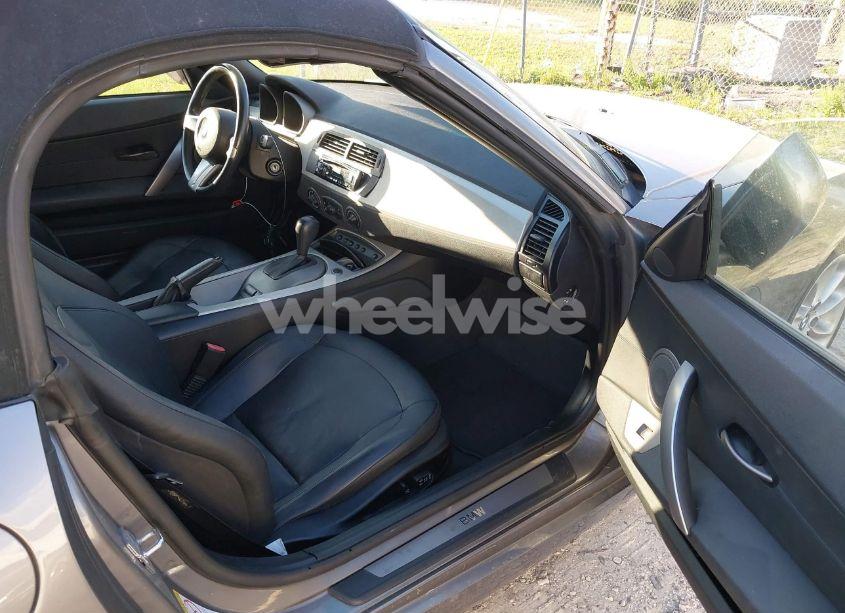 Photo 5 of 2003 Bmw Z4 2.5I (VIN 4USBT33463LS41445)