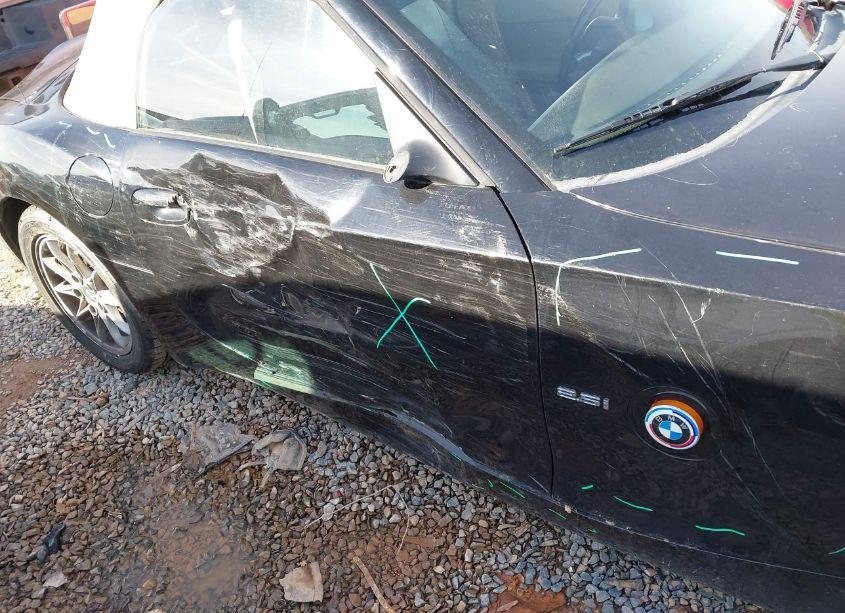 Photo 6 of 2003 Bmw Z4 2.5I (VIN 4USBT334X3LR64991)
