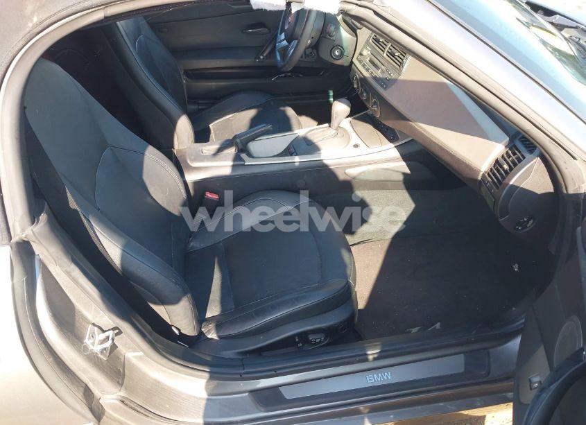 Photo 8 of 2004 Bmw Z4 2.5I (VIN 4USBT33504LS50684)