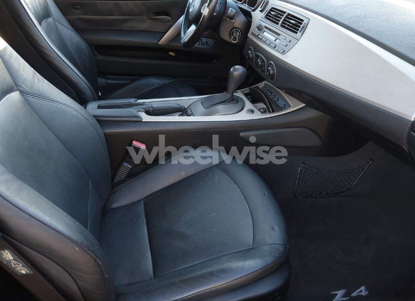 Photo 5 of 2004 Bmw Z4 2.5I (VIN 4USBT33504LS53360)