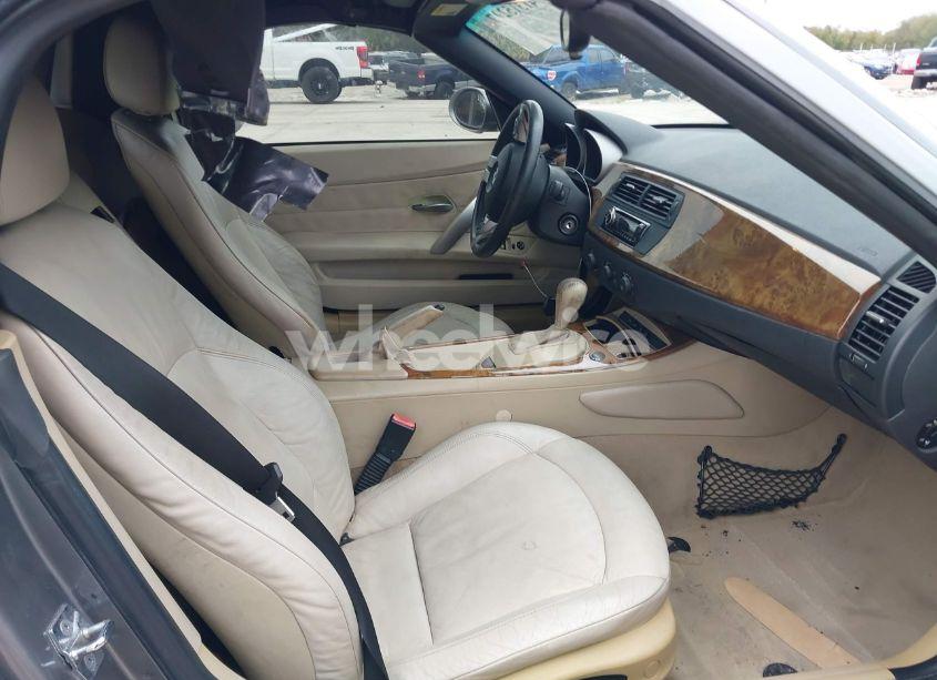 Photo 5 of 2005 Bmw Z4 2.5I (VIN 4USBT33505LS56339)