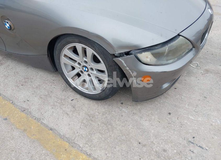 Photo 6 of 2005 Bmw Z4 2.5I (VIN 4USBT33505LS56339)