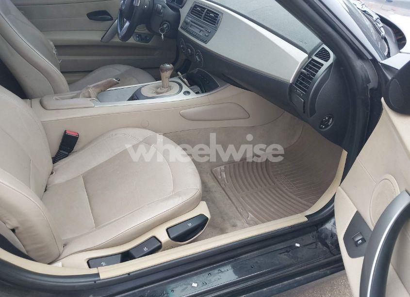 Photo 5 of 2004 Bmw Z4 2.5I (VIN 4USBT33524LR67023)