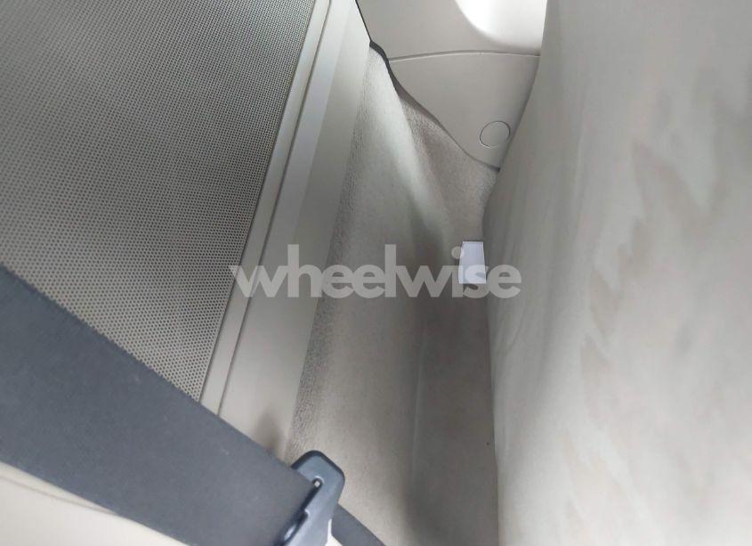 Photo 8 of 2004 Bmw Z4 2.5I (VIN 4USBT33524LR67023)