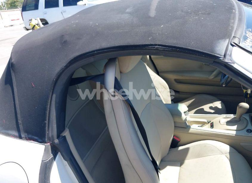 Photo 8 of 2005 Bmw Z4 2.5I (VIN 4USBT33525LS56598)