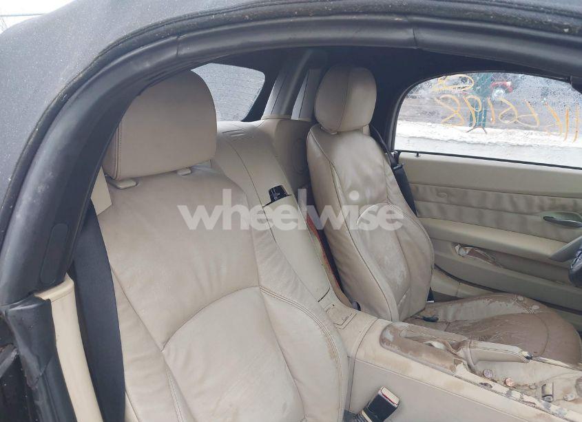 Photo 8 of 2005 Bmw Z4 2.5I (VIN 4USBT33535LS54102)