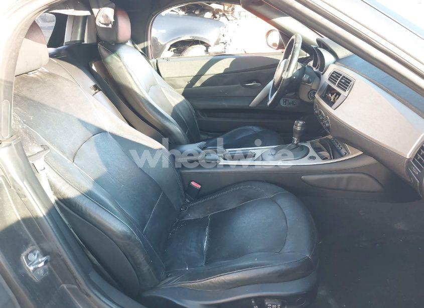 Photo 5 of 2004 Bmw Z4 2.5I (VIN 4USBT33544LS51157)