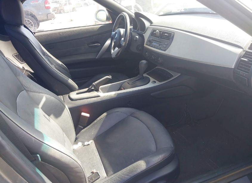 Photo 5 of 2005 Bmw Z4 2.5I (VIN 4USBT33545LS56067)