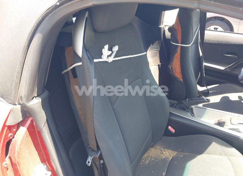 Photo 8 of 2004 Bmw Z4 2.5I (VIN 4USBT33554LS49420)