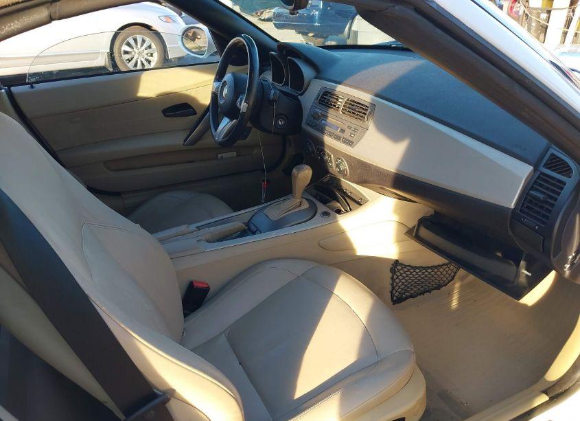 Photo 5 of 2004 Bmw Z4 2.5I (VIN 4USBT33564LS48793)