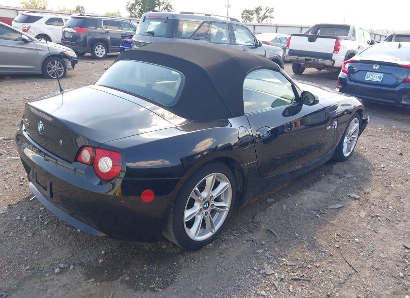 Photo 4 of 2005 Bmw Z4 3.0I (VIN 4USBT53585LT28187)
