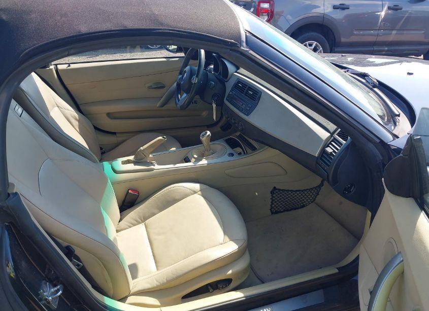 Photo 5 of 2005 Bmw Z4 3.0I (VIN 4USBT53585LT28187)