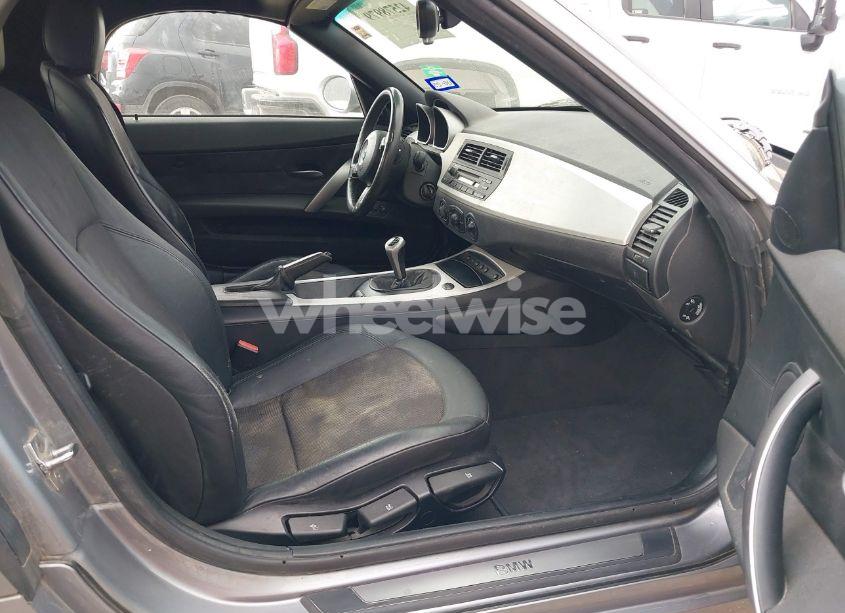 Photo 5 of 2006 Bmw Z4 3.0I (VIN 4USBU33516LW59003)