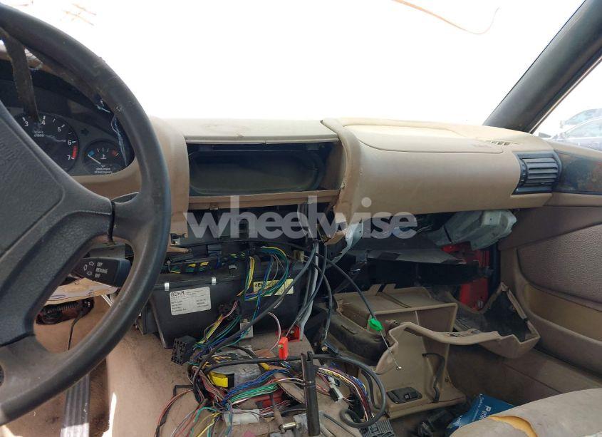 Photo 6 of 1998 Bmw Z3 2.8 (VIN 4USCJ3337WLB63900)