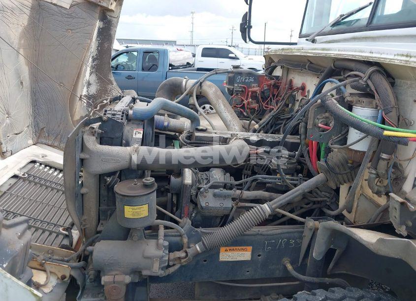 Photo 10 of 2000 Freightliner Fs65 SCHOOL BUS FS65 (VIN 4UZ6CFAC1YCG18336)